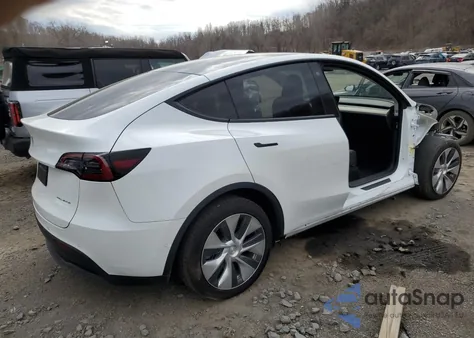 2022 Tesla Model Y z USA, uszkodzony, nr VIN 7SAYGDEE7NF437385